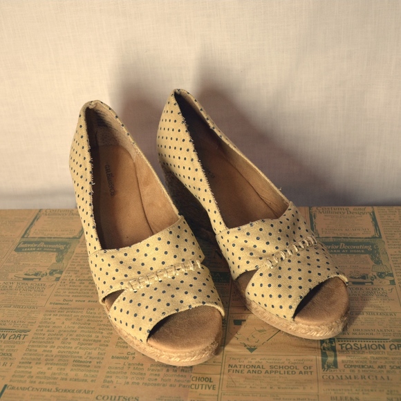 G.H. Bass & Co Polka Dot Canvas Espadrille Wedge - Picture 2 of 6